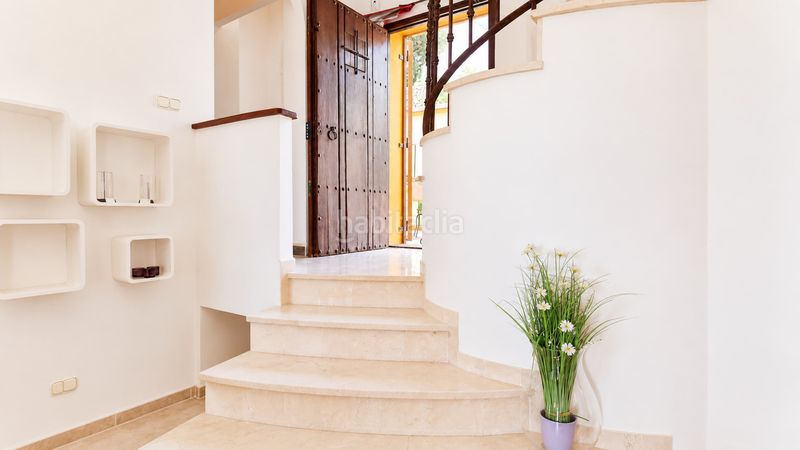 Foto f7774bd0-7aae-4cd8-b936-d1ee4ff6c2c9. Casa amb aparcament piscina a La Duquesa Manilva