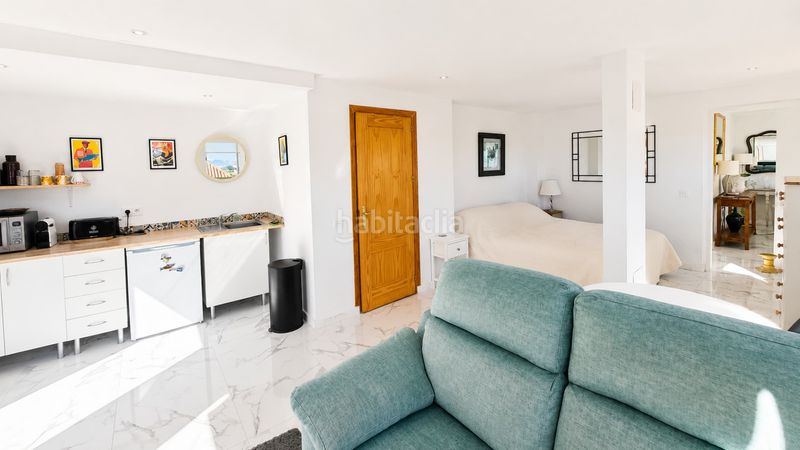 Foto 142ad0da-dc34-4c55-b6b5-73f6f857a410. Duplex with parking pool in La Duquesa Manilva