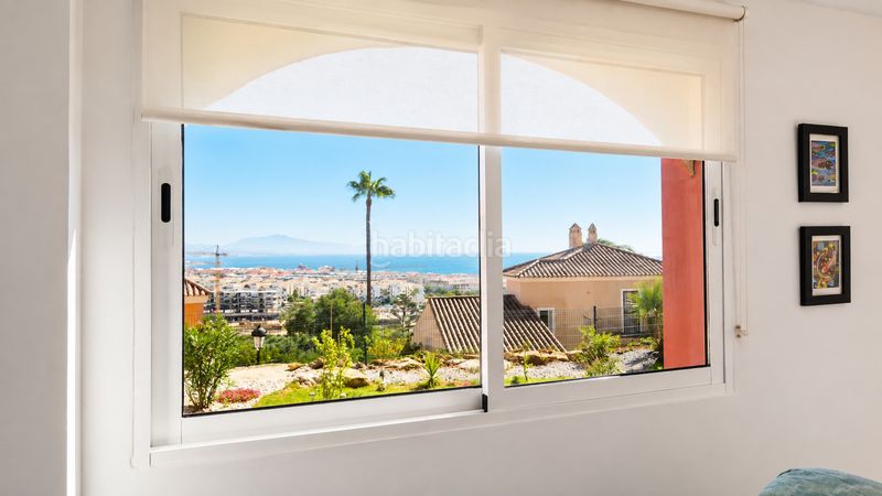 Foto a3d6ad3d-2abc-4487-8ff6-f1ffccb761d1. Duplex with parking pool in La Duquesa Manilva