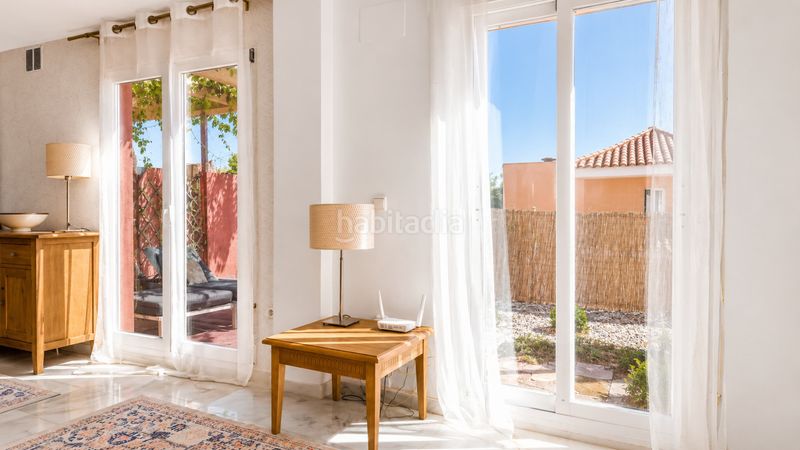 Foto e3b52b26-c8c8-49c2-ac18-f1e856d2ab68. Duplex with parking pool in La Duquesa Manilva