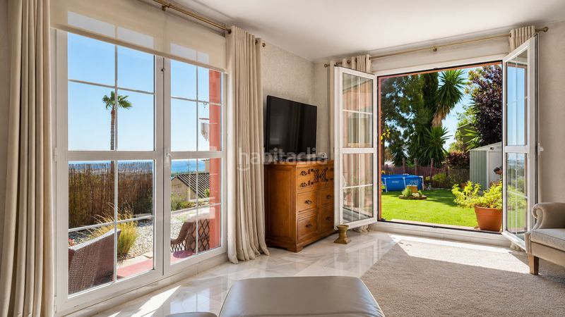 Foto efd5e2e8-02f2-425d-8391-ad67e372e066. Duplex with parking pool in La Duquesa Manilva