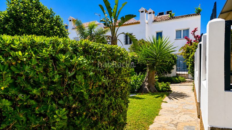 Foto bd88c584-ff48-448d-8079-b48a34365bc0. Casa adossada amb piscina a marina de Casares Casares