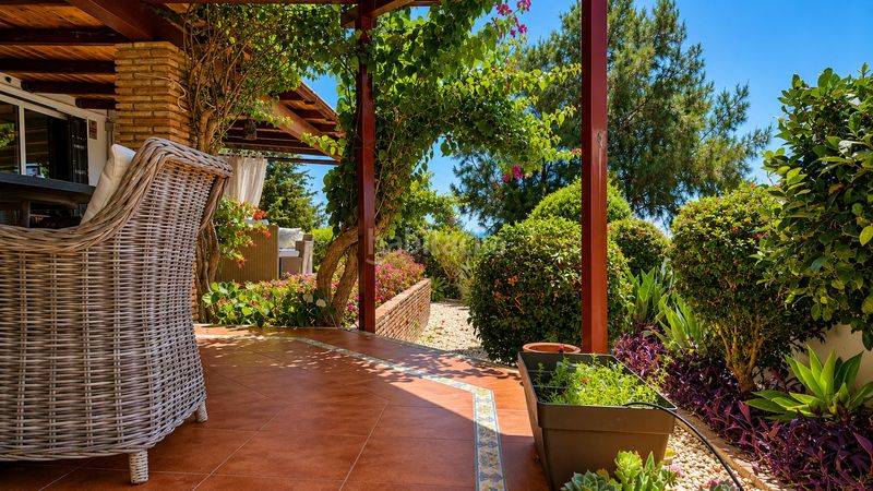 Foto 150c682d-6381-474c-8dd7-f1a862910997. Casa amb piscina a bahía de Casares Casares