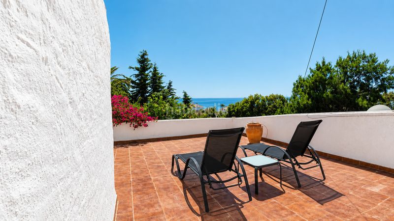 Foto 4f575d51-eba2-4dd4-8036-e8d58d42aff3. Casa amb piscina a bahía de Casares Casares