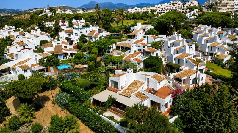 Foto 889615a7-6e0a-4453-950b-8f3979f08245. Casa amb piscina a bahía de Casares Casares