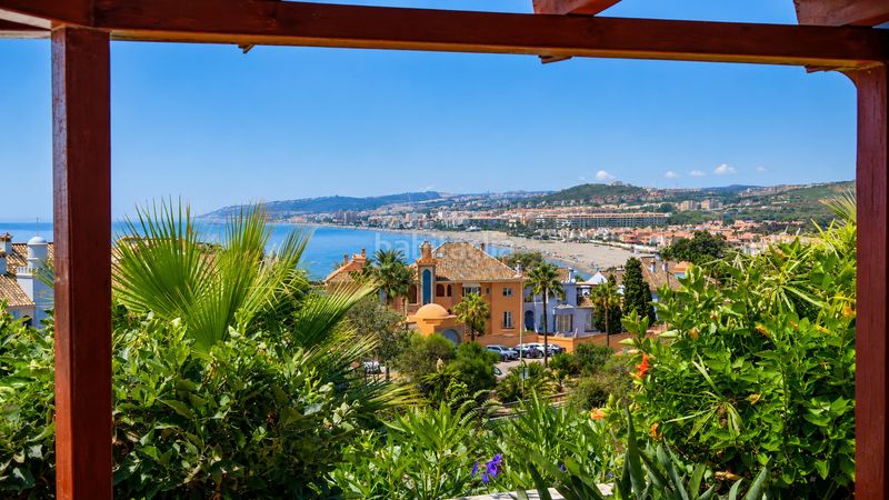 Foto ce0d9859-01a0-4646-bc22-e4c41d5b2719. Casa amb piscina a bahía de Casares Casares