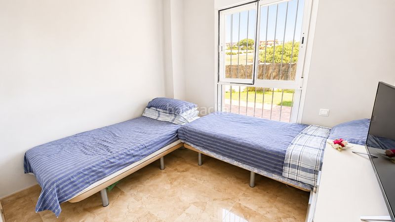 Foto 4427ca37-d37f-4005-b9e3-5f22f0e0c615. Planta baixa amb aparcament piscina a Alcorrín Manilva