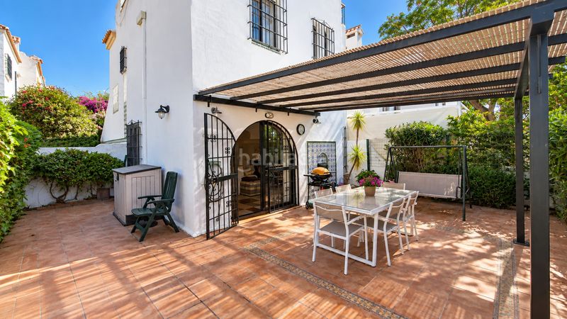 Foto 5fb9fdc2-f128-4932-b4cf-bd3ce8f052eb. Casa bifamiliare con piscina in marina de Casares Casares