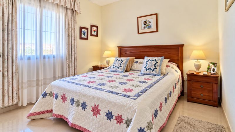 Foto b631940b-f3c9-4cfc-8c40-594df7c27a0b. Casa bifamiliare con piscina in marina de Casares Casares