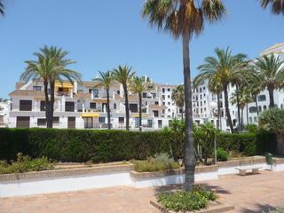Dúplex a Puerto de la Duquesa. Este fantástico apartamento dúplex de 2 dormitorios se encuentra