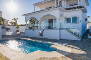 Maison à Alcorrín. Impresionante villa independiente con preciosas vistas a la cost