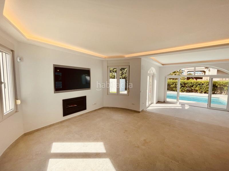 Foto 17f936b6-2da5-4c0a-945a-f2fdd20ed504. Casa amb aparcament piscina a Alcorrín Manilva