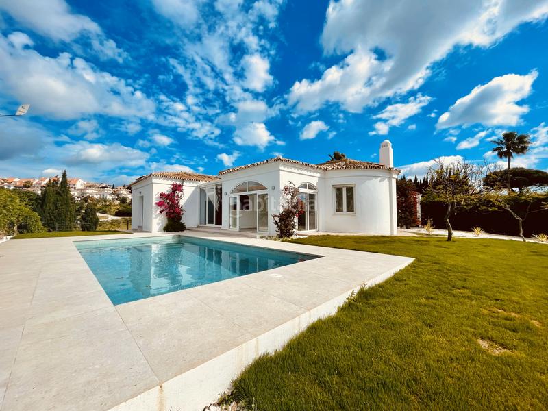 Foto 6a2ff474-0ca0-409f-9cac-1eef491993f5. Casa amb aparcament piscina a Alcorrín Manilva