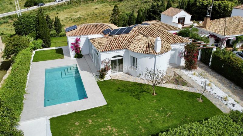 Foto c475a950-18f9-4f2c-9847-3f846de65a3a. Casa amb aparcament piscina a Alcorrín Manilva