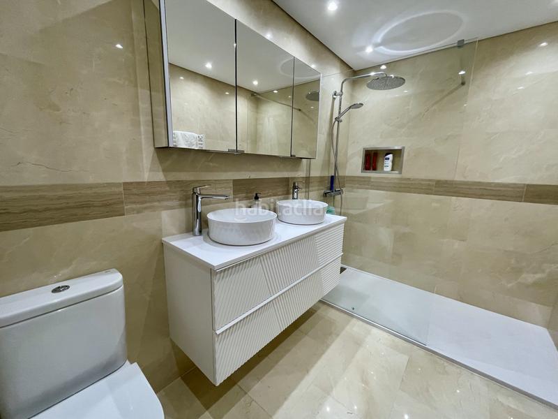 Foto 657d75f5-bd82-4ba1-8b09-2560f32b71a0. Apartamento este impresionante apartamento de 3 dormitorios en primera línea de playa se encuentra en marina dEl Castillo, la duquesa, con vis en Manilva