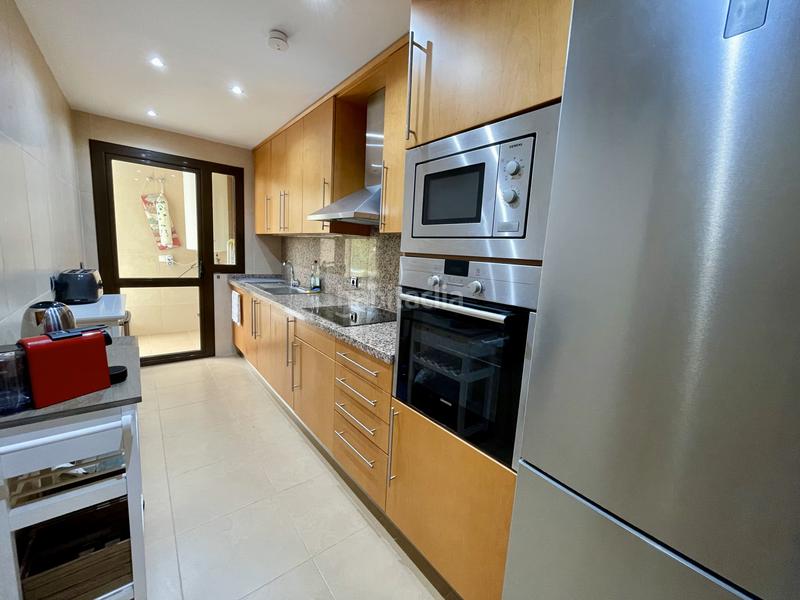 Foto 93635dc0-c352-402b-bf98-fee4599c5cd6. Apartamento este impresionante apartamento de 3 dormitorios en primera línea de playa se encuentra en marina dEl Castillo, la duquesa, con vis en Manilva