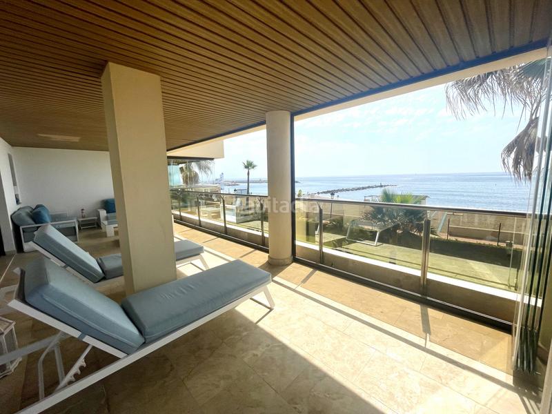 Foto 9f35f070-9f14-48fa-a80b-02bb4aa8364e. Apartamento este impresionante apartamento de 3 dormitorios en primera línea de playa se encuentra en marina dEl Castillo, la duquesa, con vis en Manilva