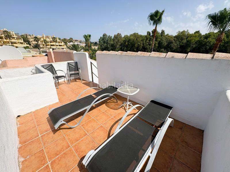 Foto 39cafecf-031d-479f-9872-fd4f512fce15. Casa adosada esta es una magnífica casa adosada en excelente estado con jardín privado, situada en la tranquila urbanización cerrada de cortijo en Casares