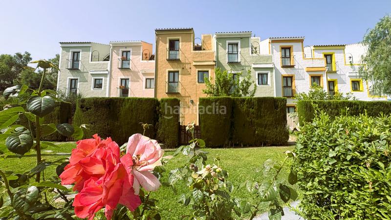 Foto 4ecc1d59-d968-4166-92ee-086e37072d77. Casa adosada esta es una magnífica casa adosada en excelente estado con jardín privado, situada en la tranquila urbanización cerrada de cortijo en Casares