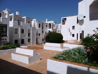 Apartamento en San Luis de Sabinillas. Este magnífico apartamento de 1 dormitorio con una encantadora t