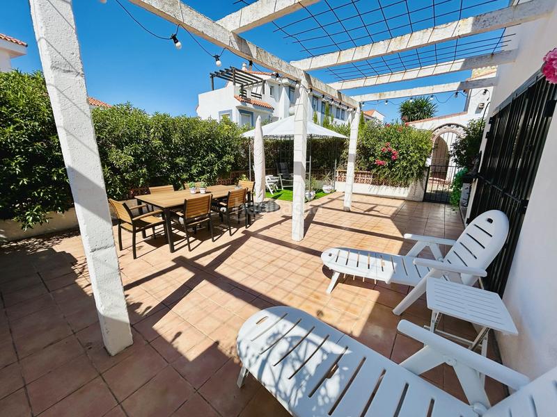 Foto 89b99375-1144-46bf-90b4-37075d144ef5. Casa adossada amb piscina a Alcorrín Manilva