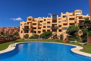 Appartement à San Luis de Sabinillas. Precioso apartamento de 2 dormitorios y 2 baños en urbanización