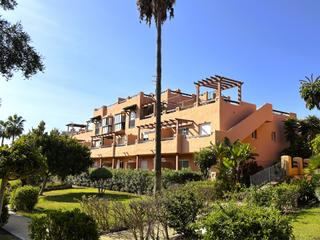 Planta baixa en Casares Golf - Casares del Sol. Este precioso apartamento en planta baja de dos dormitorios y do