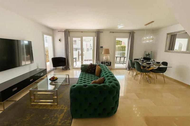 Foto 93653d01-36ca-4b28-ac85-d914b1318eb8. Casa aparellada amb piscina a Alcorrín Manilva