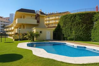 Apartment in Alcorrín. Este encantador apartamento de dos dormitorios en alborán hills