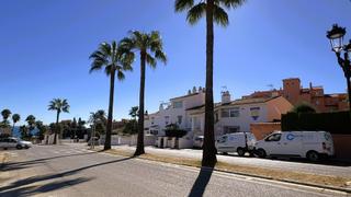 Piano terra in El Castillo. Este encantador apartamento esquinero en planta baja se encuentr