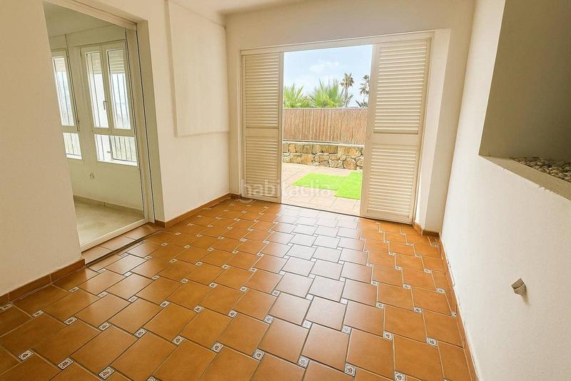 Foto 7a75ea99-2548-457b-b0fb-791dedecf405. Erdgeschoss mit parking pool in El Castillo Manilva