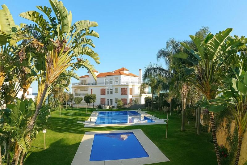 Foto 8200a89e-f0f5-44b4-b37b-cc64e7a00c32. Appartement mit parking pool in Alcorrín Manilva