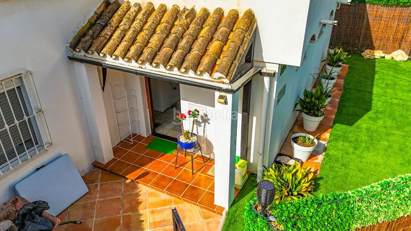 Foto 8ec62af8-6cc2-42f0-8ea0-f66053680b59. Casa adossada a Bahía Dorada Estepona