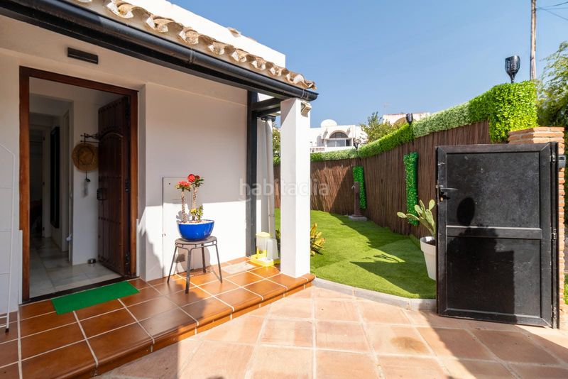 Foto b981ba39-270e-4c59-a5ba-ddece15c02e0. Casa adossada a Bahía Dorada Estepona