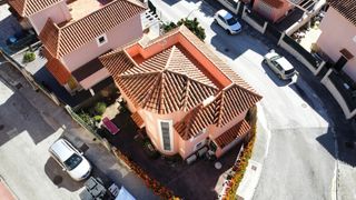 Casa en San Luis de Sabinillas. Una oportunidad excepcional y poco frecuente de adquirir una enc