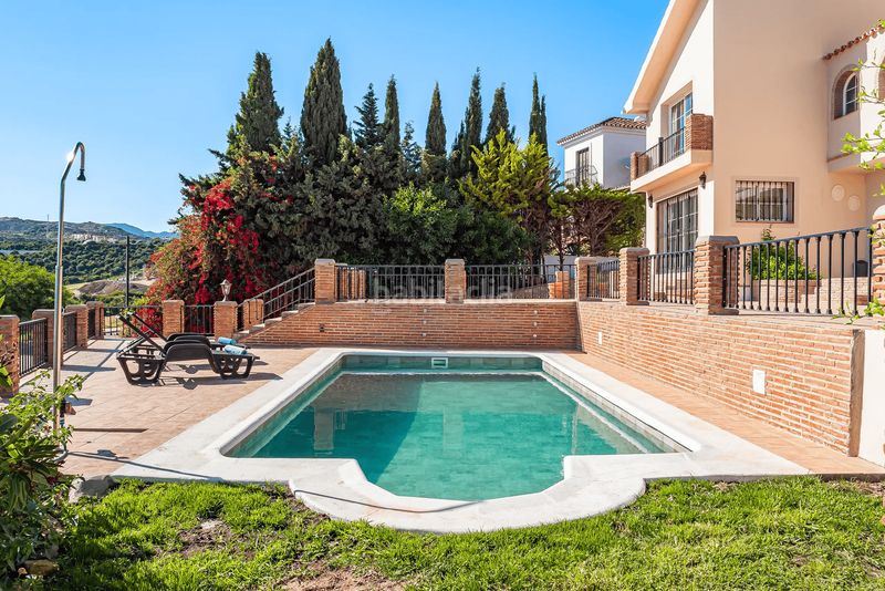 Foto c7b6f39b-730c-4295-b945-7ab2a5a578f0. Casa amb aparcament piscina a Valle Romano Golf Estepona
