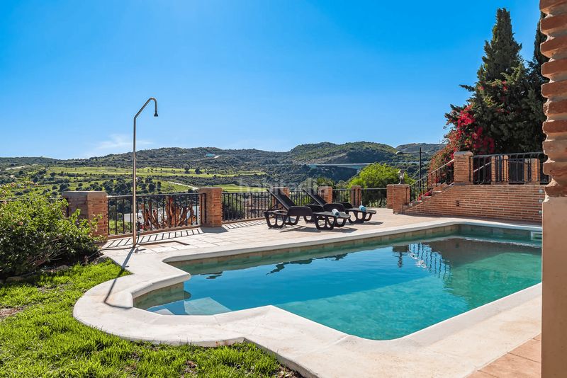 Foto f4c88cef-7712-4a71-a9e2-f52c99239a60. Casa amb aparcament piscina a Valle Romano Golf Estepona