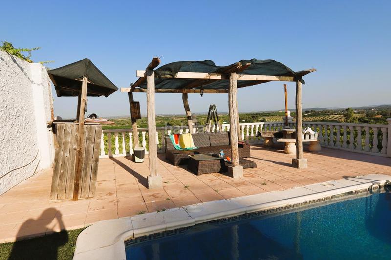 Foto 05ea0eca-b5e7-4442-9f35-2294832a0792. Chalet con riscaldamento parcheggio piscina in Godelleta