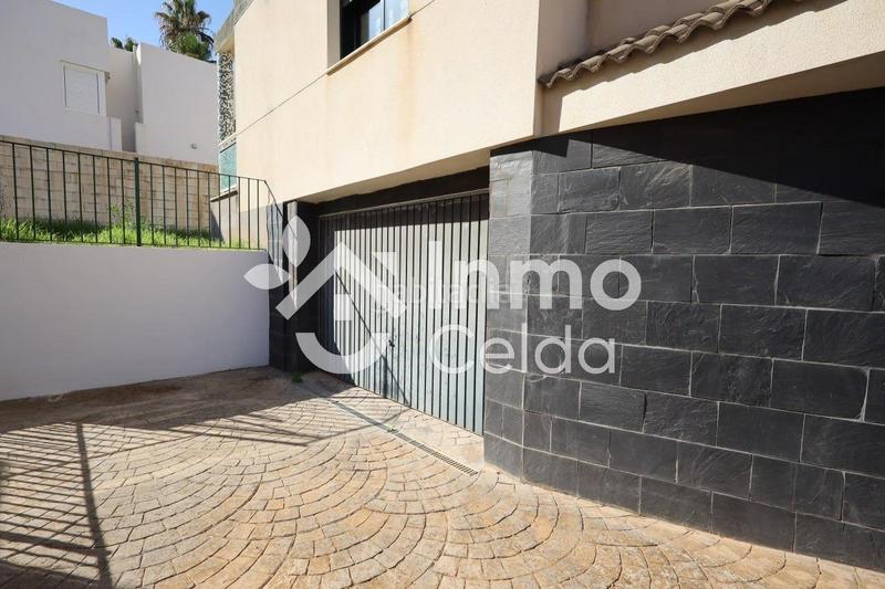 Foto 684ffb3c-cc1f-4853-ade0-e9f26129b49c. Casa pareada promocion monteverde en Sierra Perenchiza-Cumbres de Calicanto-Sto Domingo Chiva