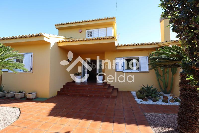 Foto a4457e8d-32ea-48cf-8cbd-5fad9ead8583. Chalet avec piscine dans Olimar-Carambolo-Atalaya de Levante Chiva