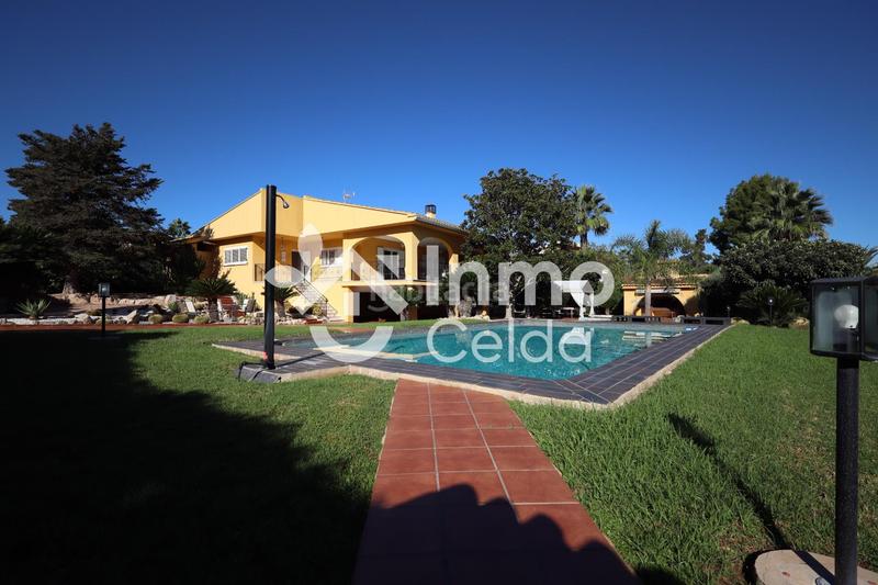 Foto ec0c8105-591c-4888-9f9e-9d10eb1a4fd9. Chalet avec piscine dans Olimar-Carambolo-Atalaya de Levante Chiva