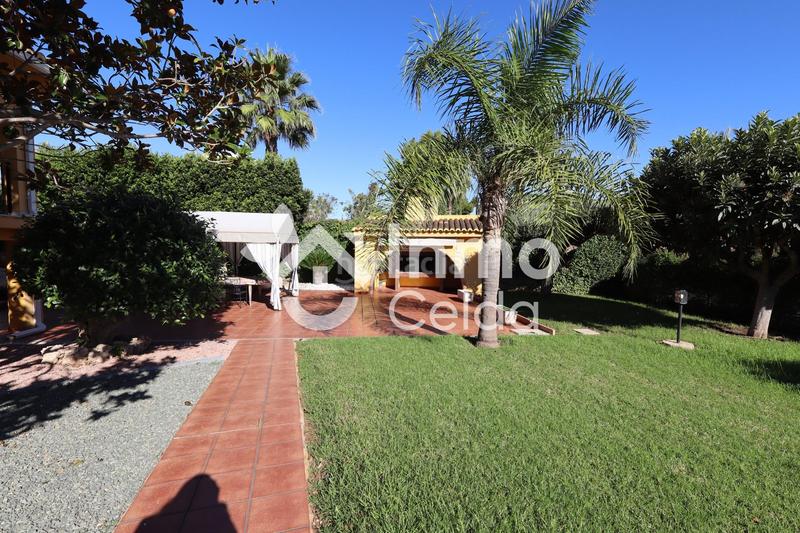 Foto efa32e0e-c346-4181-82cd-cf9aa2c33960. Chalet avec piscine dans Olimar-Carambolo-Atalaya de Levante Chiva