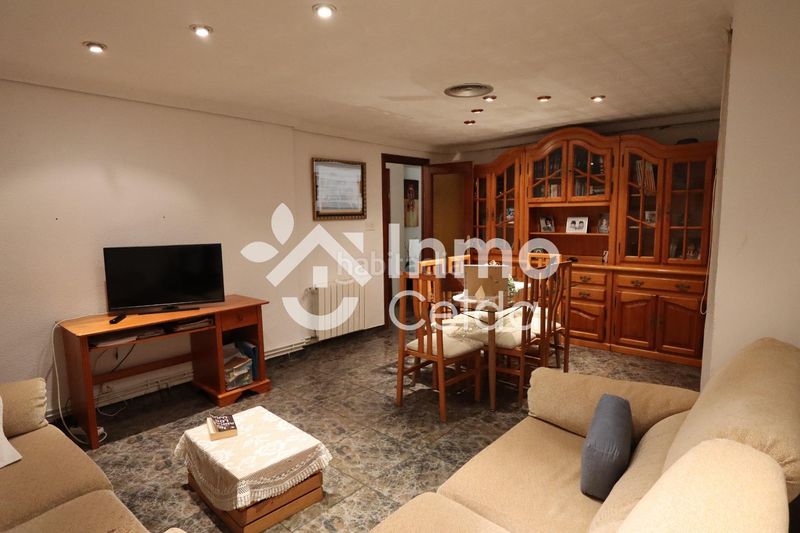 Foto 1d7beced-7836-42d5-bff5-b18c6b62ad5c. Casa amb calefacció a Centro Chiva