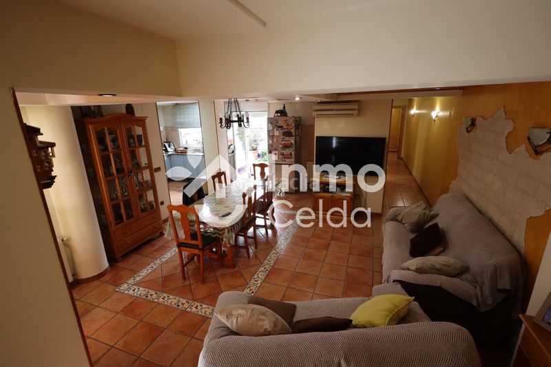 Foto 268a6f94-3ebd-4d11-9451-02d63ca3db01. Casa amb calefacció a Centro Chiva