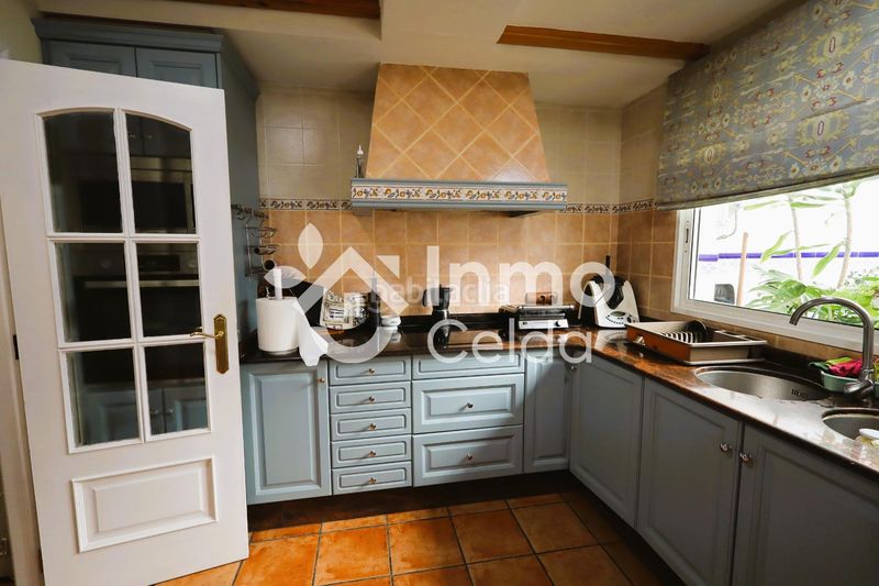 Foto 933a4528-346d-477a-b109-42eb848a733a. Casa amb calefacció a Centro Chiva