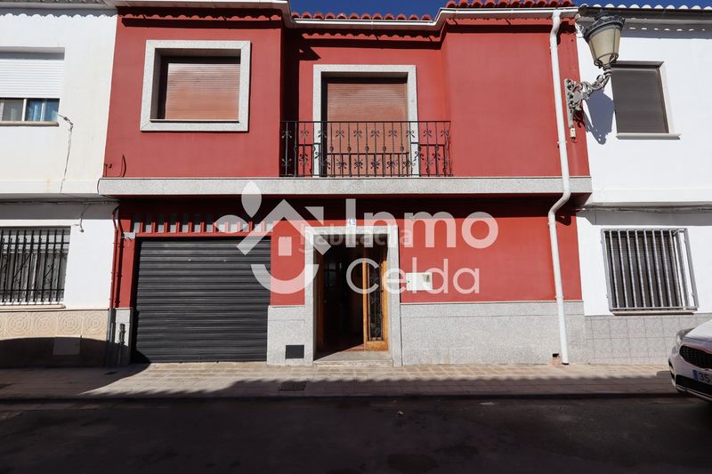 Foto d1f7c896-d599-415b-8a08-2a00c100098d. Casa amb calefacció a Centro Chiva
