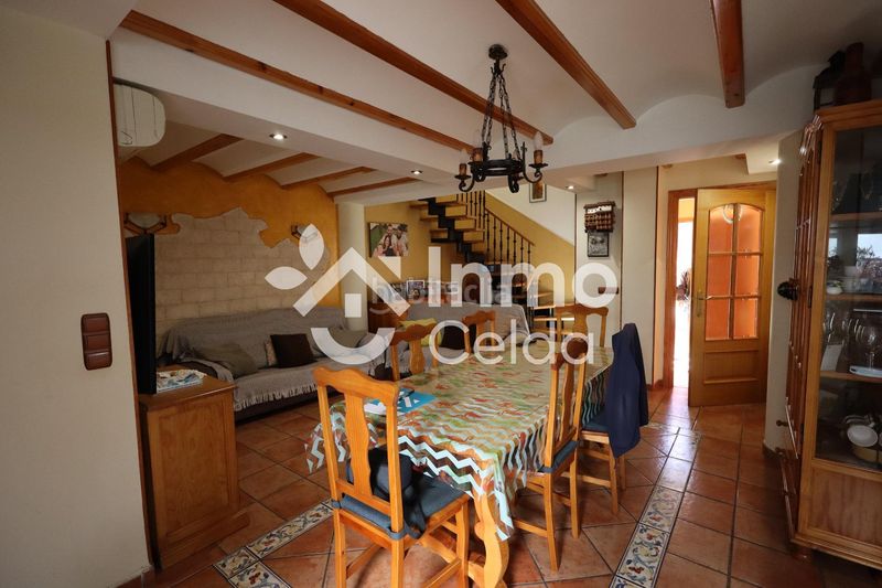 Foto da5767c5-2358-40c7-9908-a39f1c2423f4. Casa amb calefacció a Centro Chiva