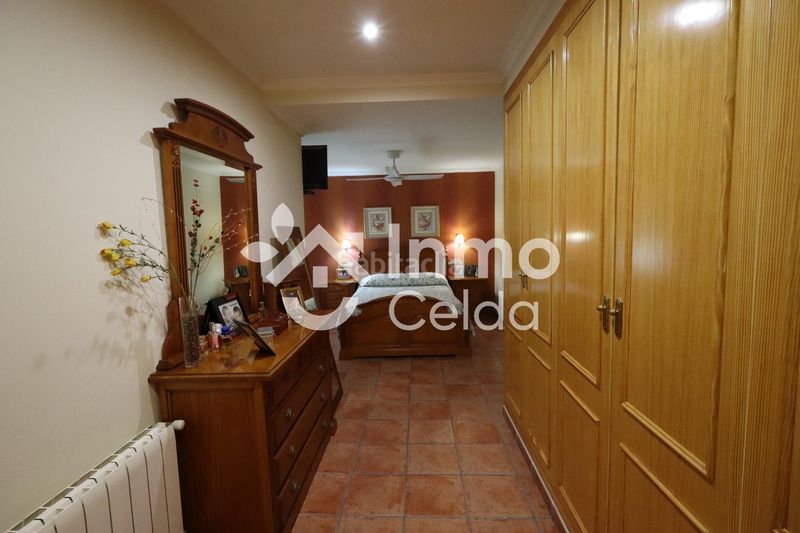 Foto ee1172b1-6b6b-46ed-919c-091c8ebb43ce. Casa amb calefacció a Centro Chiva