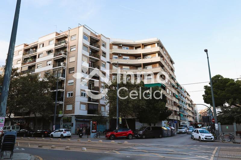 Foto be30d6a8-ae83-4375-852a-d862c75f6be4. Alquiler piso  en alquiler calle del dr. vicente zaragoza en Valencia
