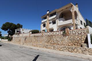 Chalet en Calle rosales sierra perenchiza 19. Precioso chalet en sierra perenchiza